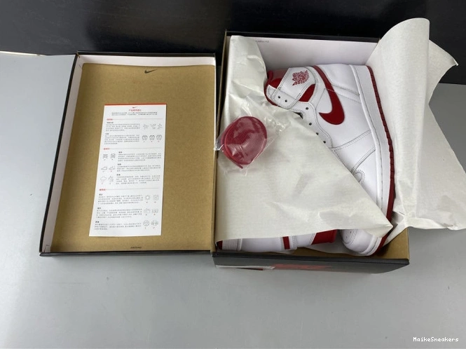 MaikeSneakers Red Retro 1 (2017) Air Metallic 555088-103 Jordan 0725